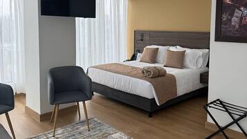 Superior Triple Room | In-room safe, blackout drapes, iron/ironing board, free WiFi