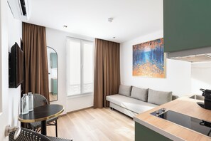 Les Suites Parisiennes | Living area