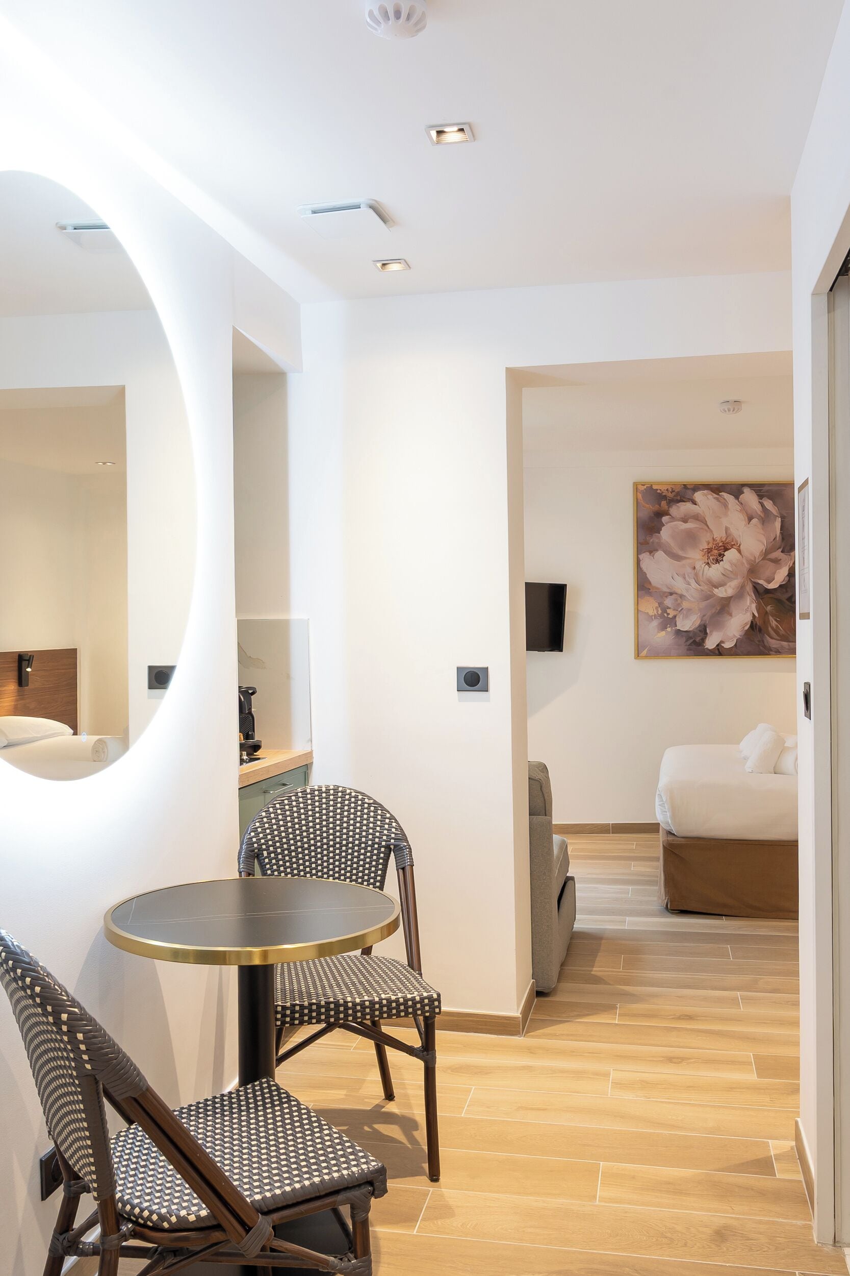 Studio Parvis de la Dame | In-room safe, travel crib, free WiFi, bed sheets