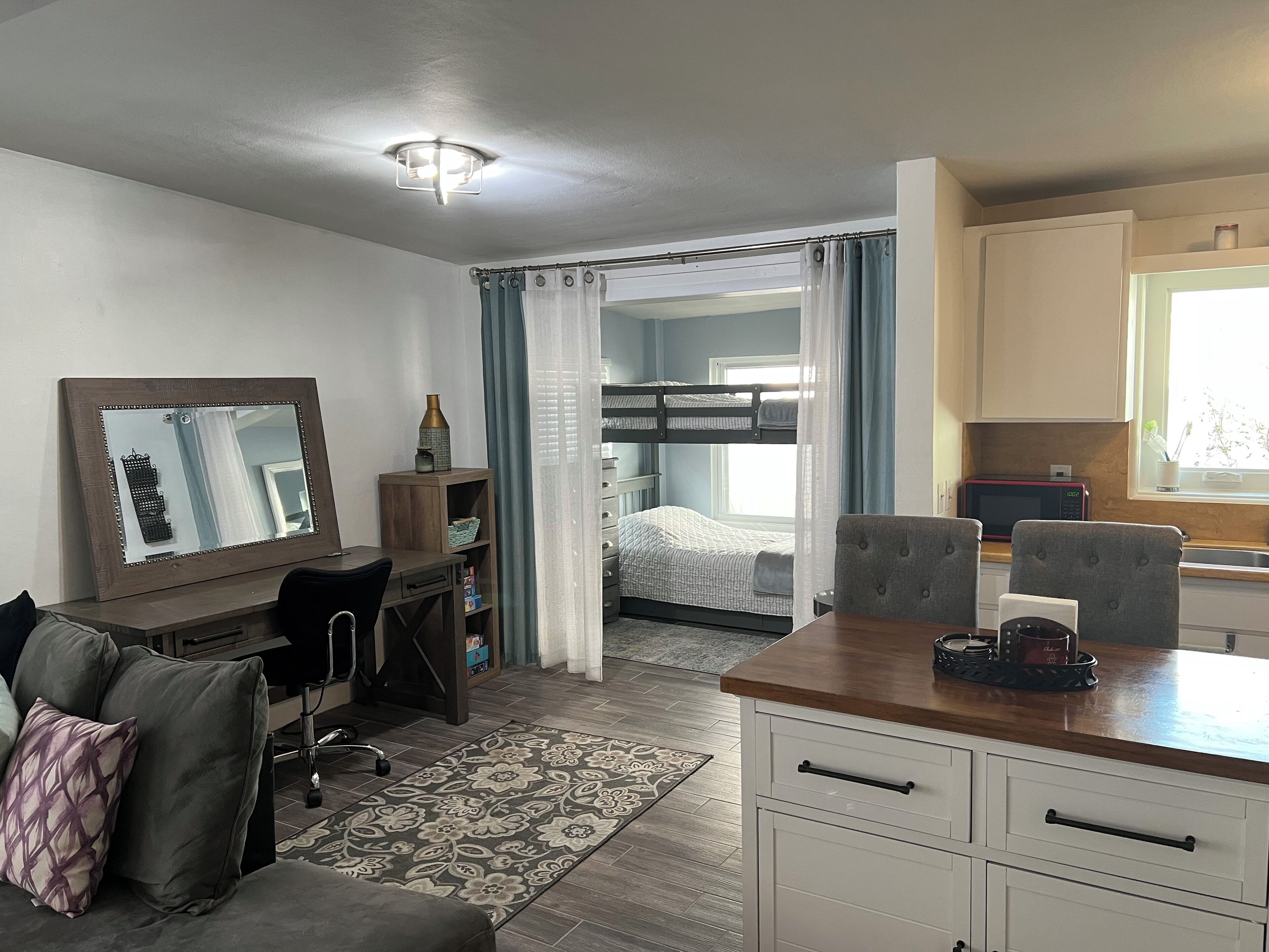 2 bedrooms, desk, iron/ironing board, free WiFi