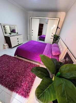 3 bedrooms, iron/ironing board, Internet, bed sheets