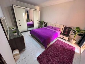 3 bedrooms, iron/ironing board, internet, bed sheets