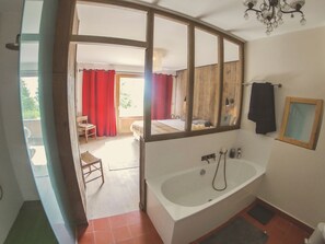 7 Schlafzimmer, Bügeleisen/Bügelbrett, WLAN, Bettwäsche