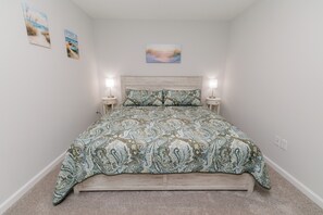 3 habitaciones, tabla de planchar con plancha, wifi y ropa de cama