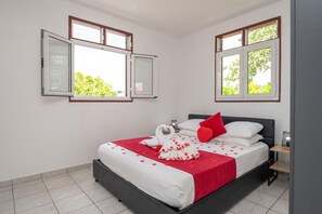 3 عدّة غرف نوم ومكواة/لوح كي وواي فاي مجانًا وملاءات أسرّة