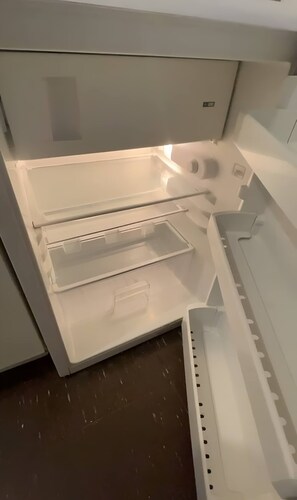 Miscellaneous - Sunny Large Studio Next to Clapham, 2 mins walk from Stockwell Station (London)