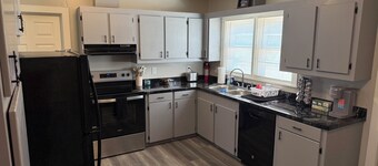 Lovely 3-bedroom farmhouse with AC in Starkville within 15 minutes of MSU.