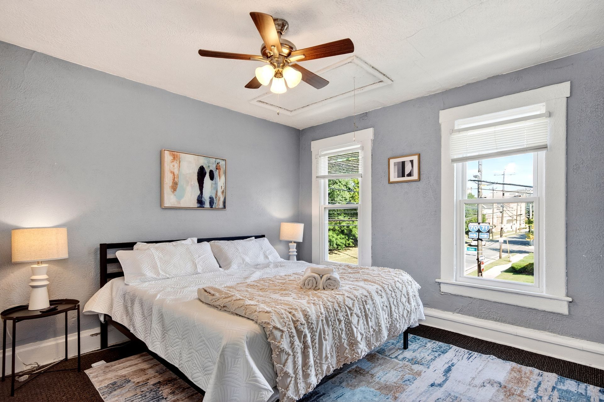 2 habitaciones, tabla de planchar con plancha, wifi y ropa de cama 