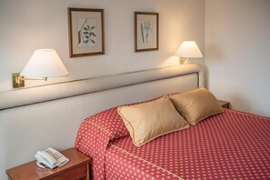 Habitacion Doble Estandar | In-room safe, free WiFi