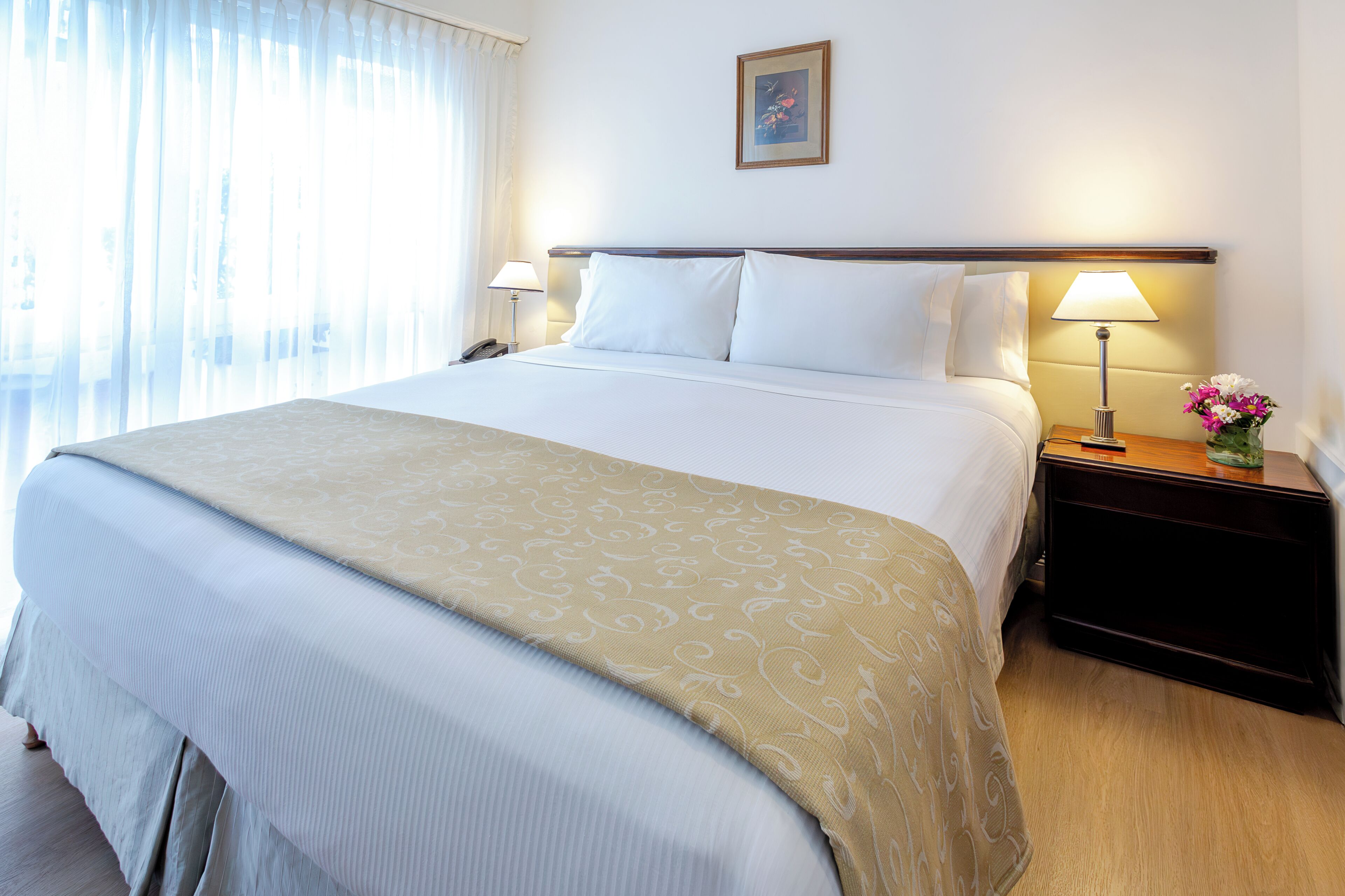 Chambre Double Supérieure | Coffres-forts dans les chambres, Wi-Fi gratuit, draps fournis