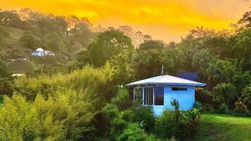 Cottage, Kitchen, Mountain View | Desk, blackout drapes, iron/ironing board, free WiFi