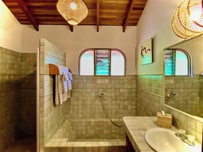 Villa, 4 Bedrooms, Private Pool, Mountain View | Bathroom | Free toiletries, towels, soap, shampoo