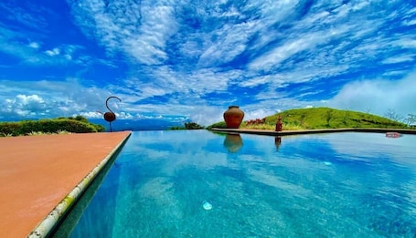 Villa, 4 Bedrooms, Private Pool, Mountain View. Atenas Magic Mountain Views