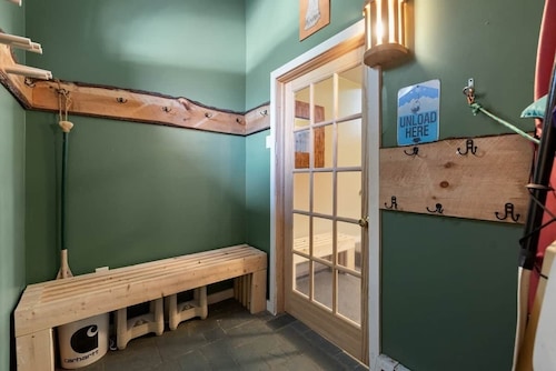 V.I.B.E.'s Tenney 4BR : Foliage, Hiking & Lakes : Wood Fireplace