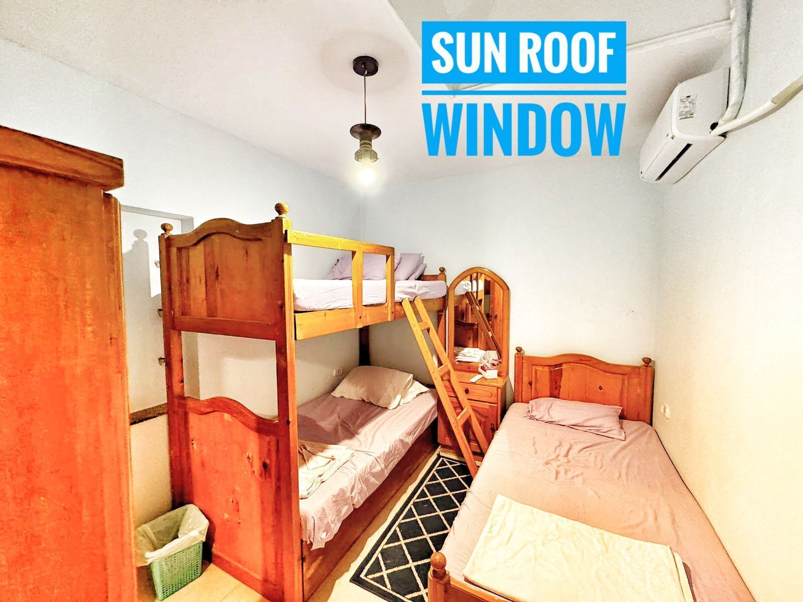 2 slaapkamers, een strijkplank/strijkijzer, beddengoed