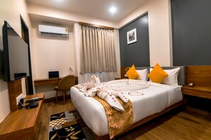 Superior Room | Desk, laptop workspace, free WiFi