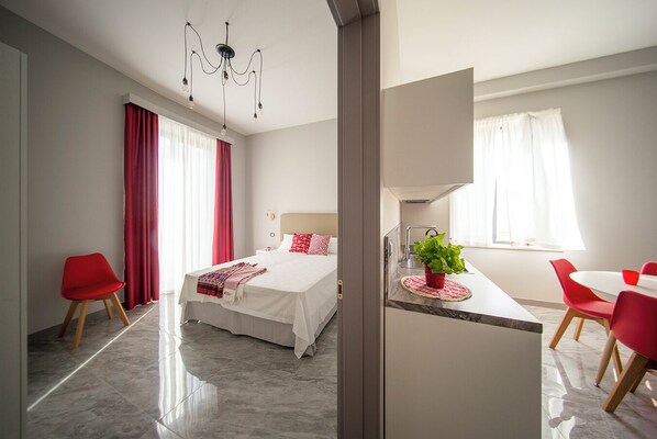 1 bedroom, internet, bed sheets