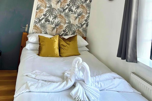 3 bedrooms, free WiFi, bed sheets