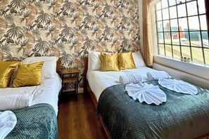 3 bedrooms, free WiFi, bed sheets