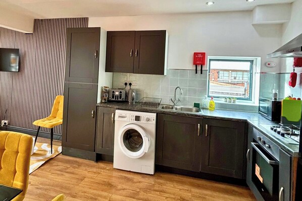 Fridge, microwave, oven, stovetop