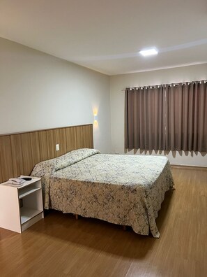 Standard Double Room | Desk, laptop workspace, free WiFi
