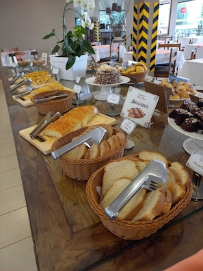 Desayuno buffet incluido todos los días 