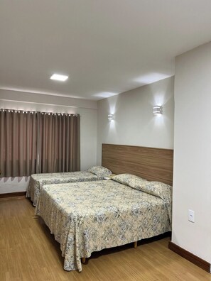 Standard Triple Room | Desk, laptop workspace, free WiFi - Hotel Nascentes da Serra (Poços de Caldas)