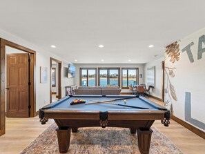 Televisión, chimenea