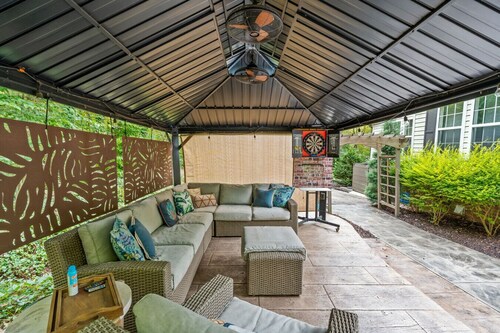 Stunning 3 Bedroom Retreat with Inspiring Backyard