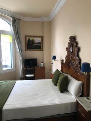 Economy Double Room, City View, Ground Floor - Hotel Noucentista (Sitges)
