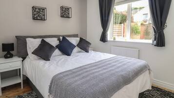 2 bedrooms, individually decorated, individually furnished, free WiFi