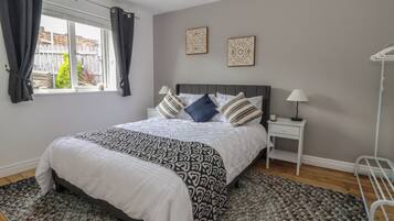 2 bedrooms, individually decorated, individually furnished, free WiFi