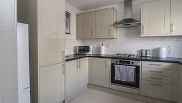 Cookware/dishes/utensils