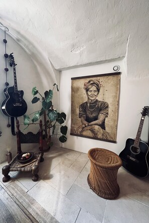 Interior - LA BISCORNUE (Lauris)