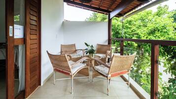 Apartamento, 2 quartos, vista para o jardim | Área de estar