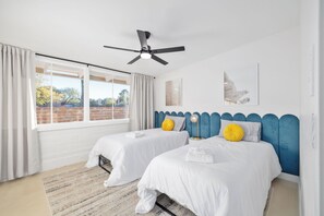 4 bedrooms, iron/ironing board, WiFi, bed sheets