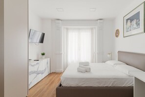 2 chambres, fer et planche Ă repasser