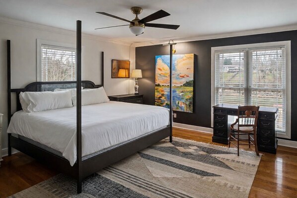 5 bedrooms, desk, iron/ironing board, free WiFi