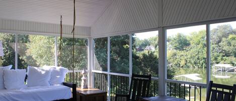 5 bedrooms, desk, iron/ironing board, free WiFi