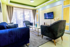 Apartment, 3 Bedrooms, Accessible, Smoking | Ruang tamu