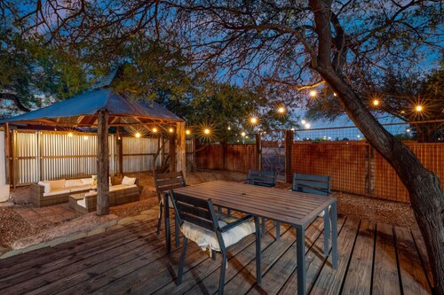 1 Min to 4th Ave & Congress  / Casita  / 1 BR 1 BA