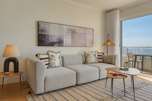 Comfort Apartment, City View | Living area - Sun Flower (Santa Cruz)
