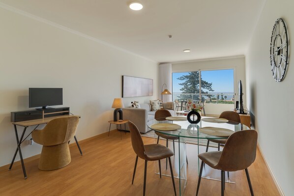 Living area - Sun Flower (Santa Cruz)