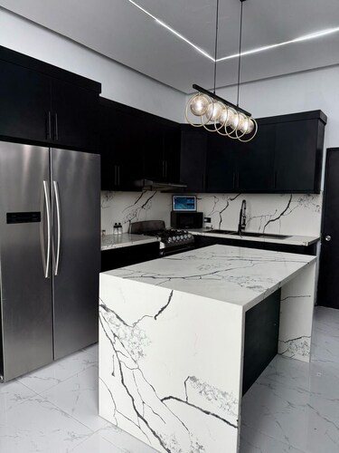 Amazing 3-bedroom Villa Del SOL