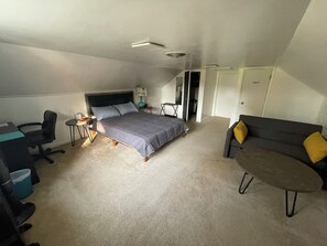 1 bedroom, desk, iron/ironing board, free WiFi