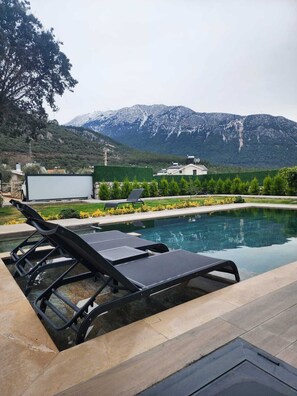 Piscine extérieure