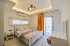 4 bedrooms, iron/ironing board, free WiFi