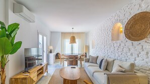 Unclassified image, 5 of 38, button - Alamar Seaside - Three Bedroom Villa, Sleeps 6 (Nerja)
