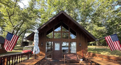 Charming 3-bedroom cottage on Lake Ogemaw in West Branch, Michigan