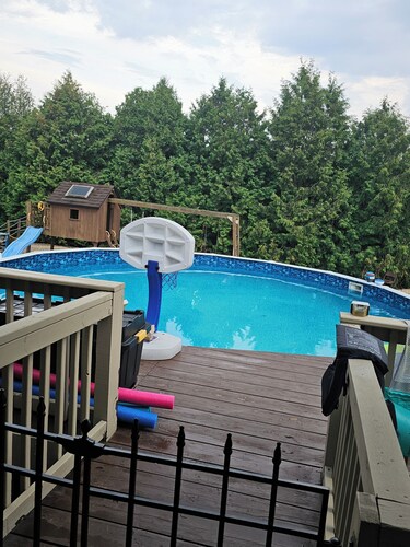 3 Bedroom - Country Hideaway with Local Charm